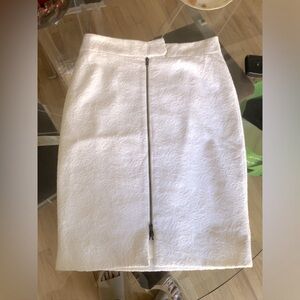 L’agence jacquard fabric white pencil skirt with front zipper size small